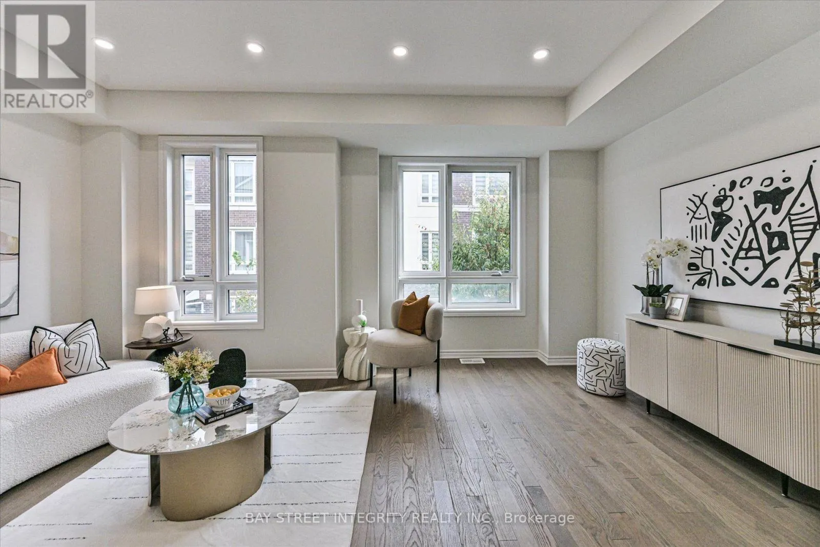 25 CHICAGO LANE