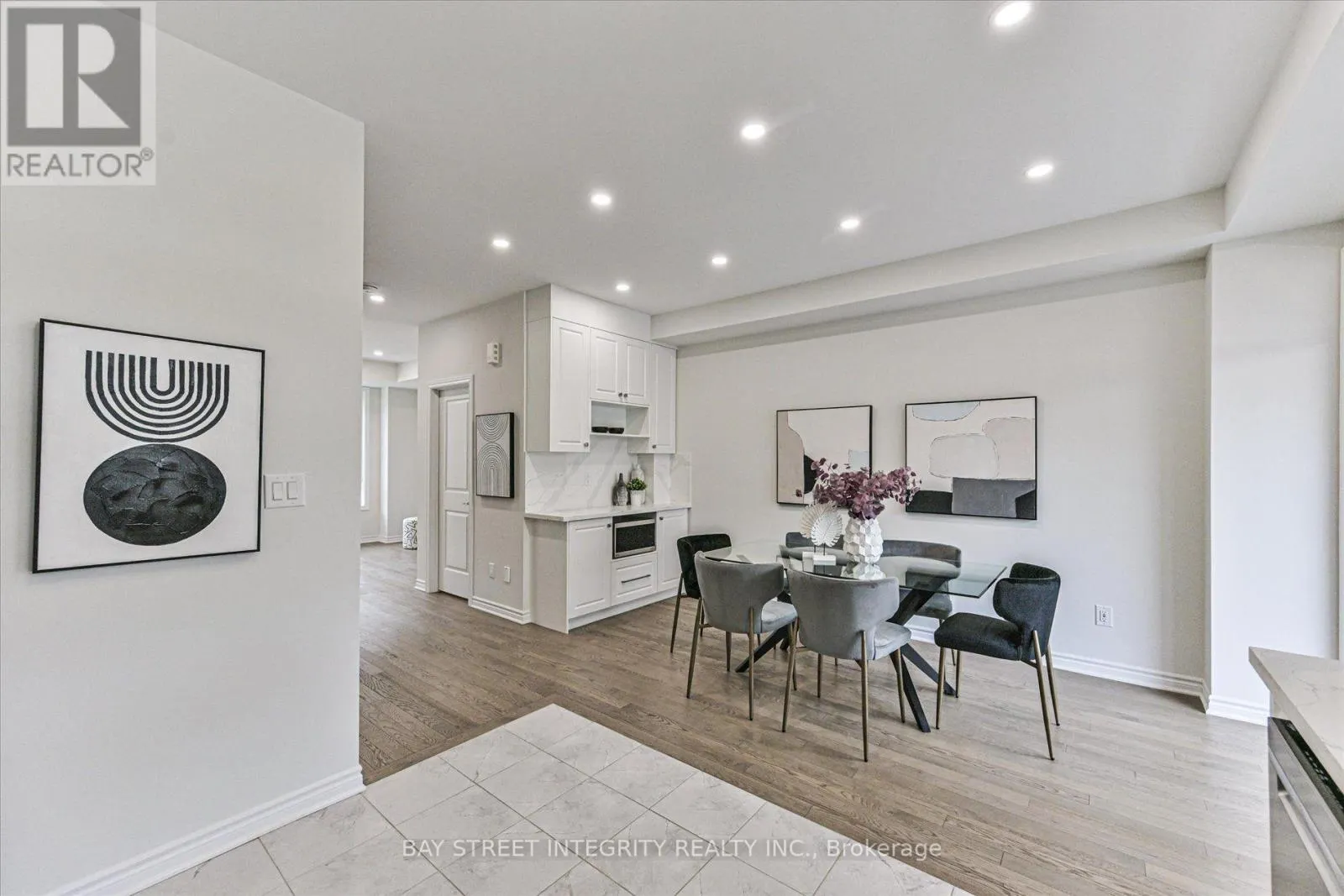 25 CHICAGO LANE
