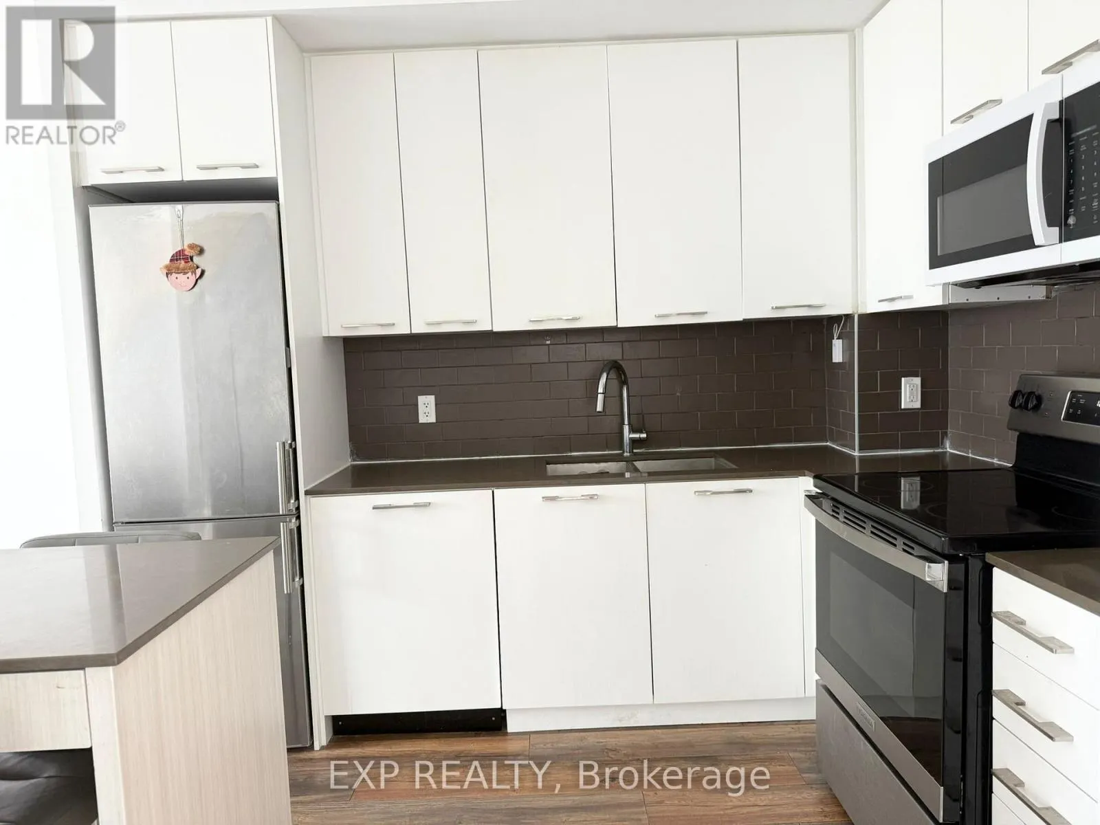 1201 - 9471 YONGE STREET
