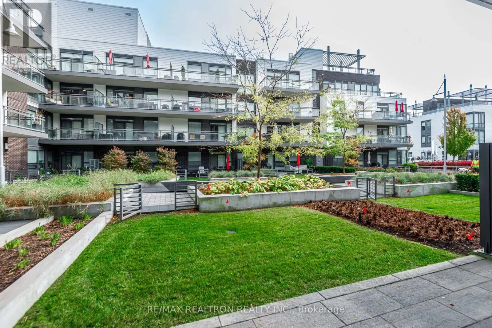 B103 - 271 SEA RAY AVENUE
