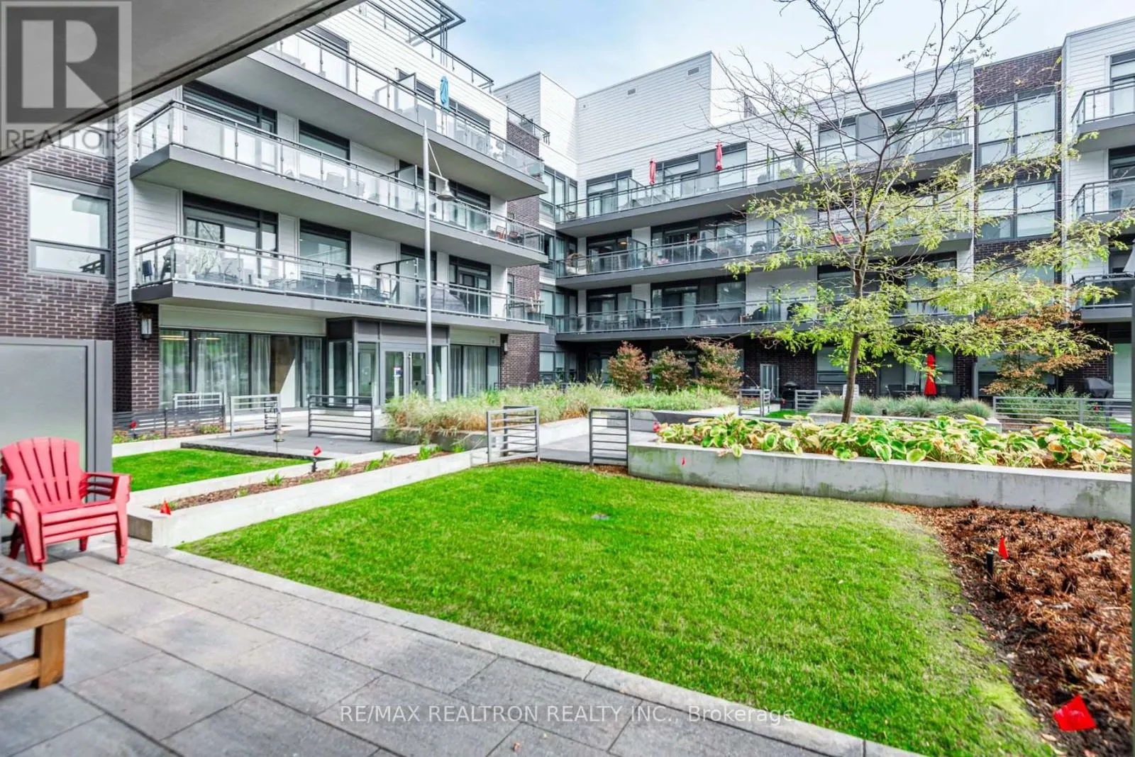B103 - 271 SEA RAY AVENUE