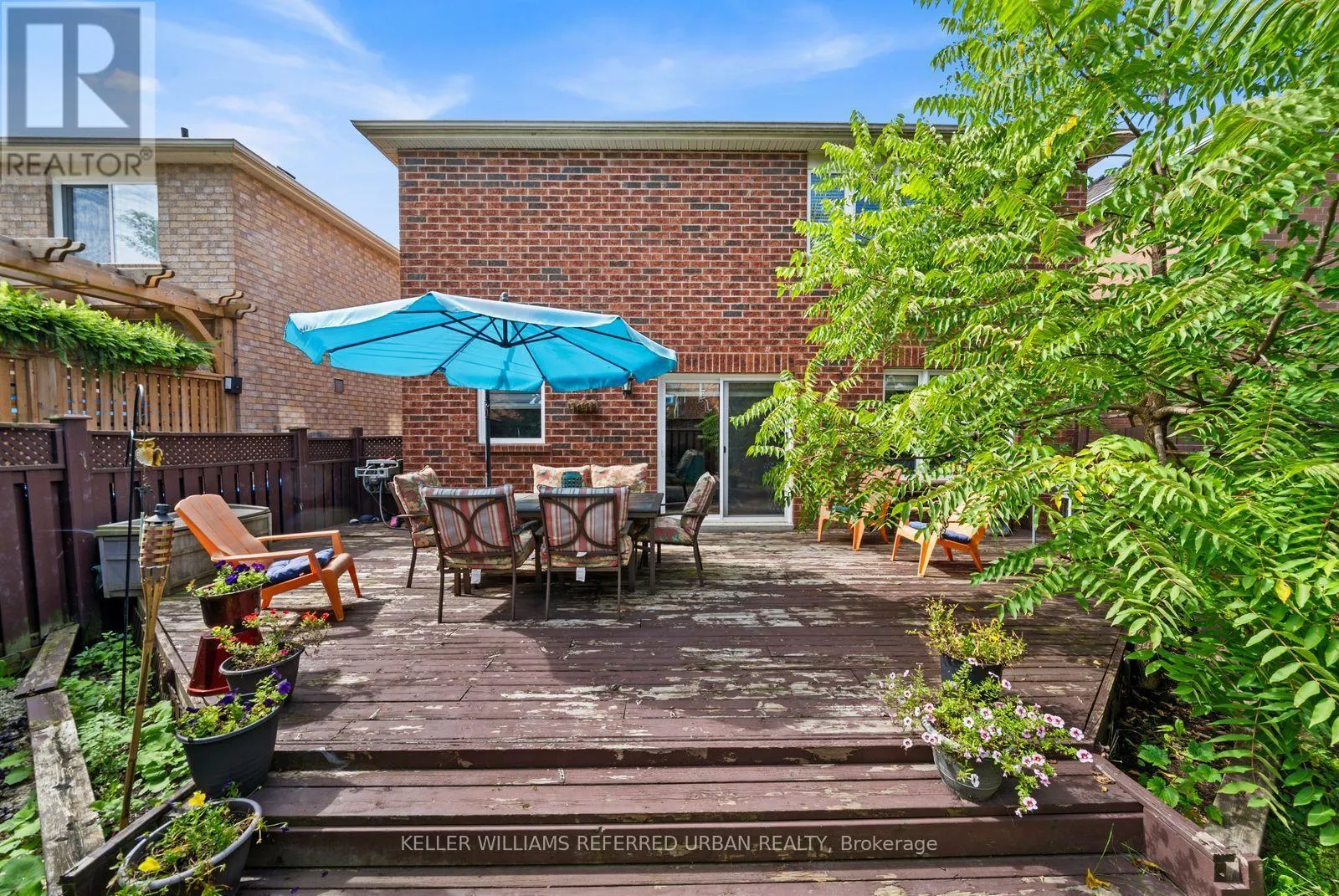 1002 OAKTREE CRESCENT