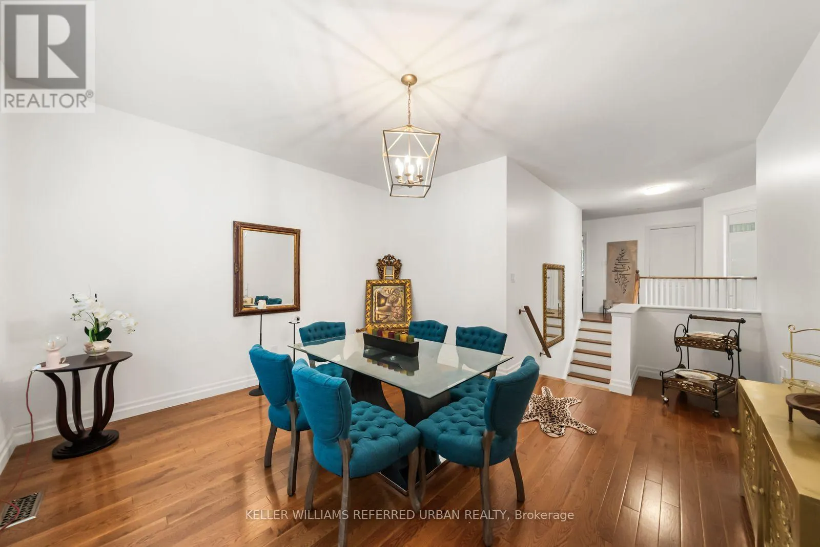 1002 OAKTREE CRESCENT