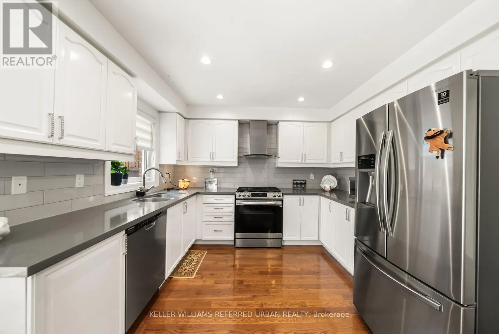 1002 OAKTREE CRESCENT