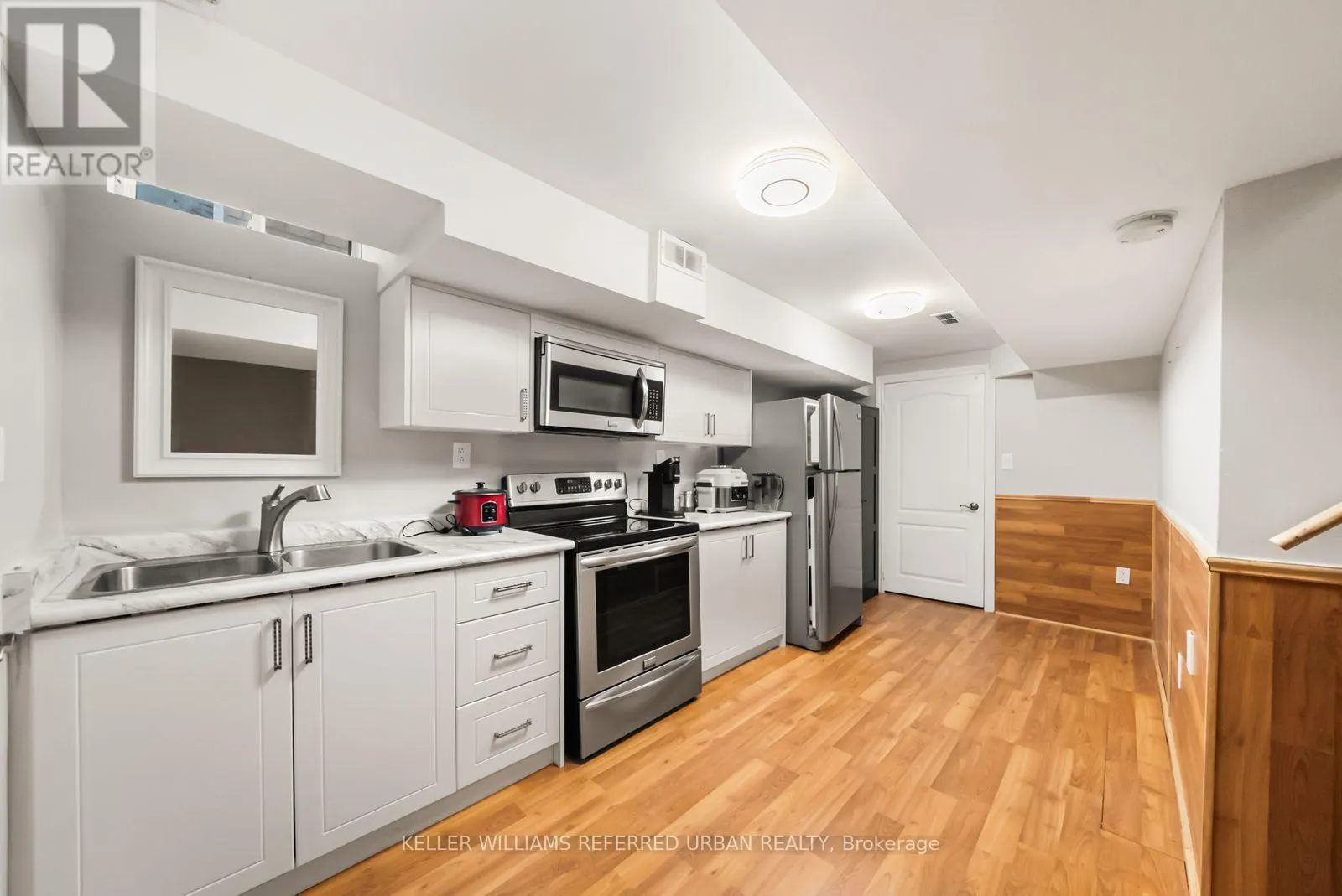 1002 OAKTREE CRESCENT