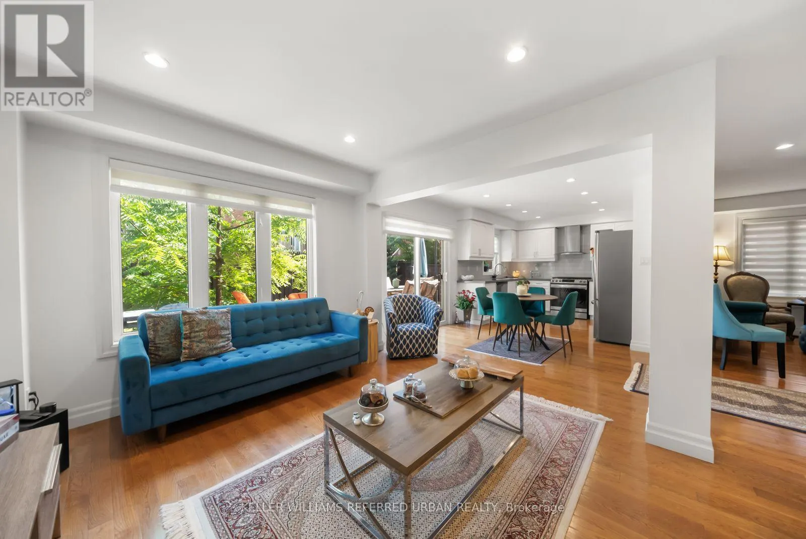 1002 OAKTREE CRESCENT