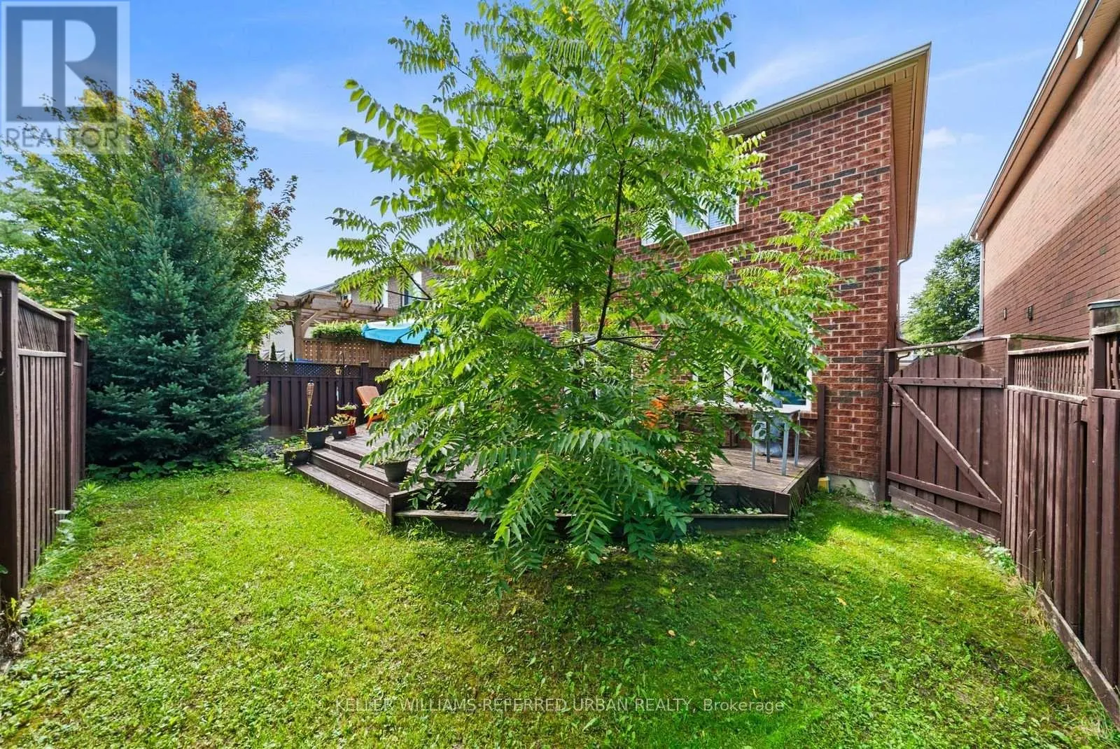 1002 OAKTREE CRESCENT