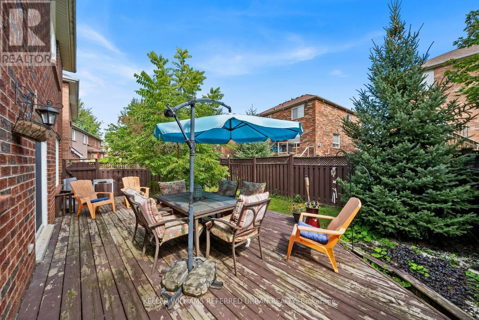 1002 OAKTREE CRESCENT