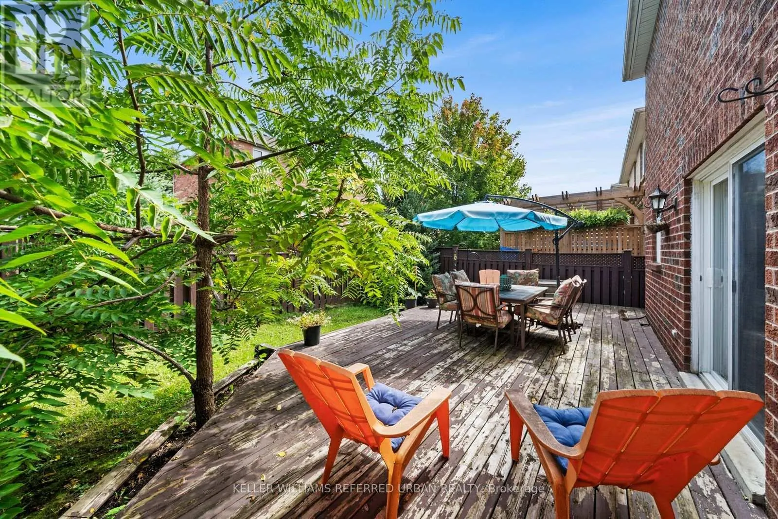 1002 OAKTREE CRESCENT