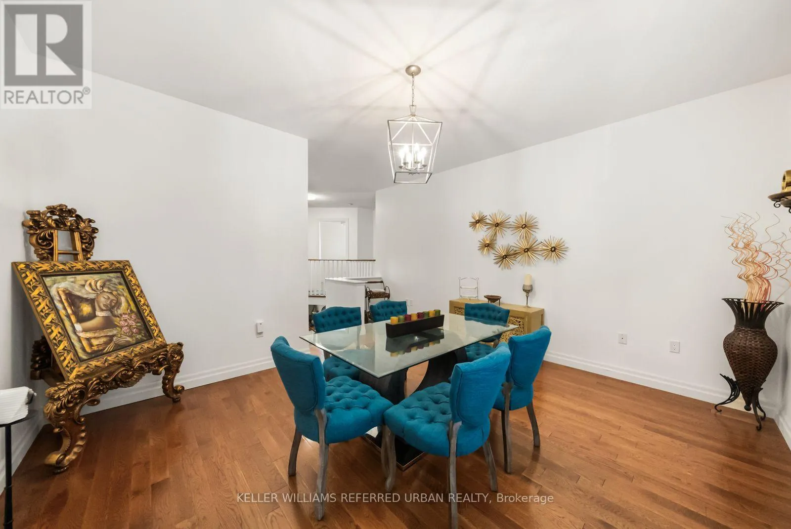 1002 OAKTREE CRESCENT