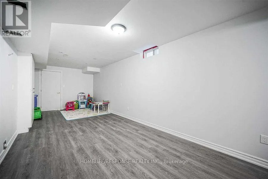 372 MANTLE AVENUE