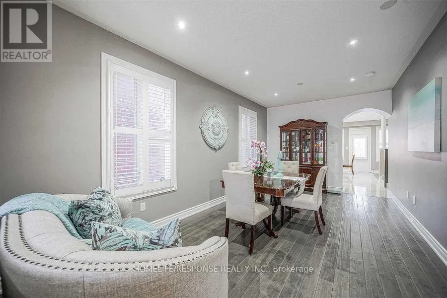 372 MANTLE AVENUE