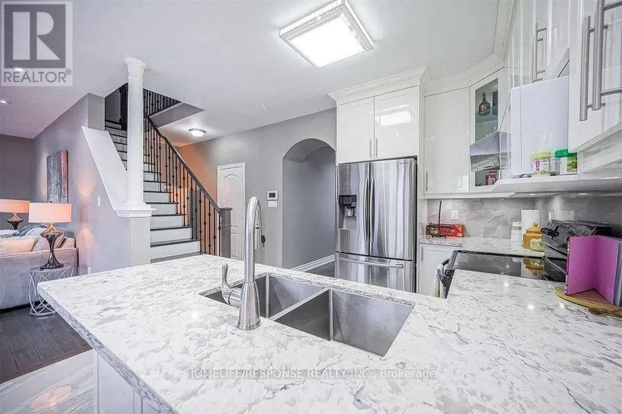 372 MANTLE AVENUE