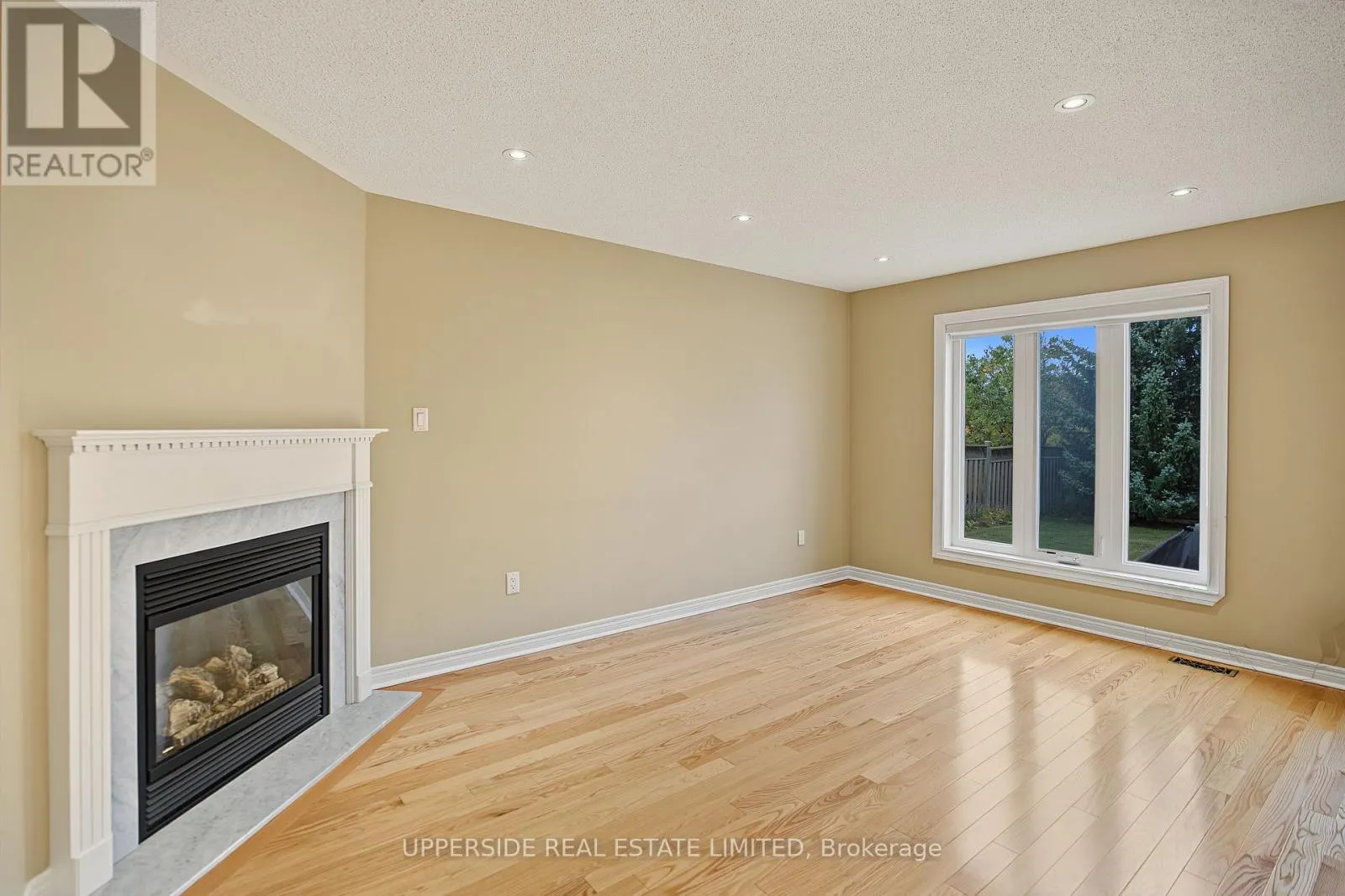 99 GLENFOREST DRIVE