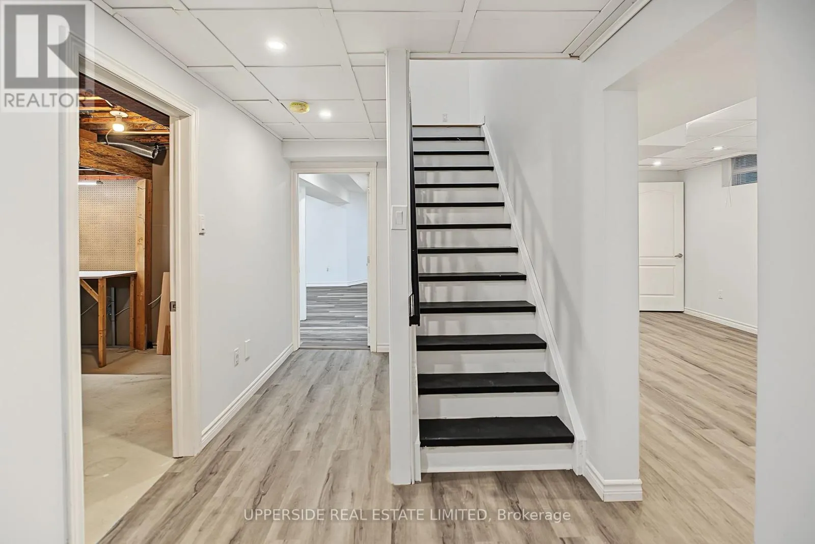 99 GLENFOREST DRIVE