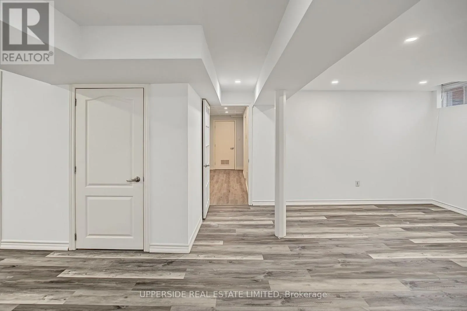 99 GLENFOREST DRIVE