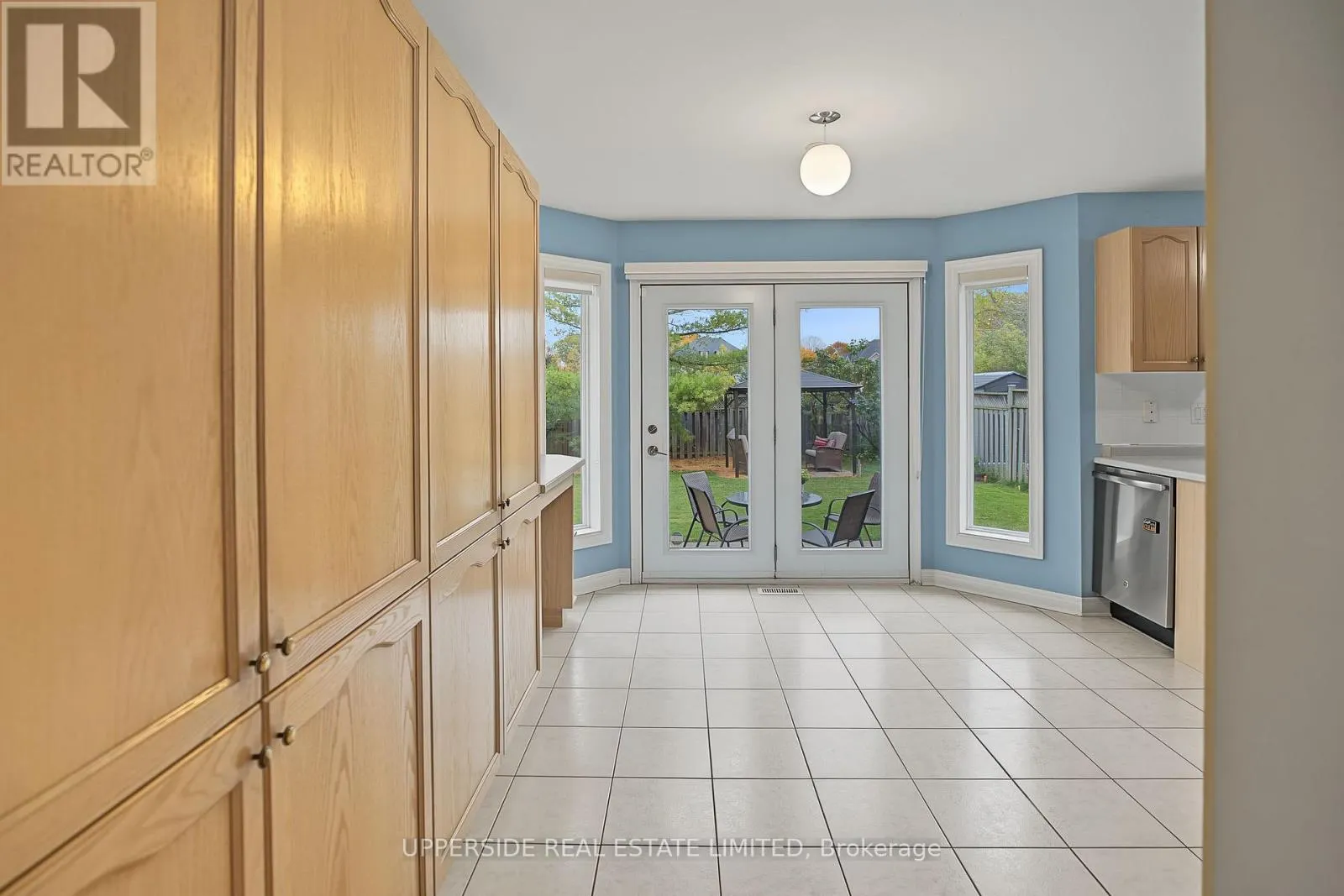 99 GLENFOREST DRIVE