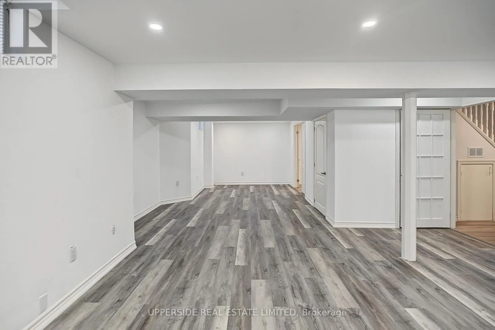 99 GLENFOREST DRIVE