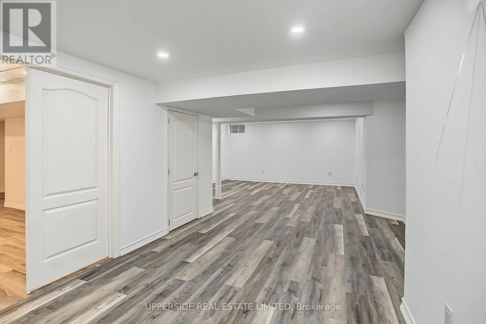 99 GLENFOREST DRIVE
