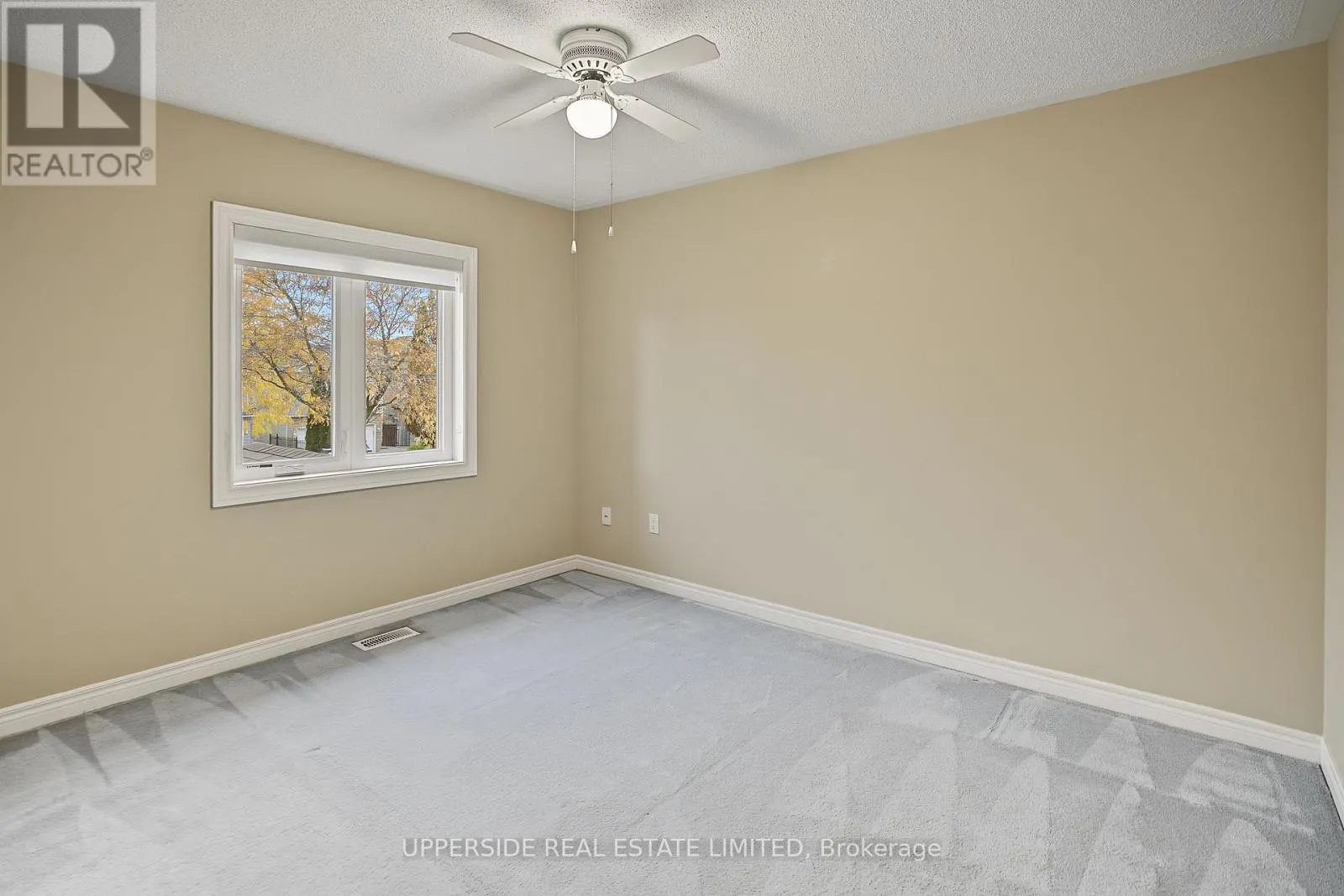 99 GLENFOREST DRIVE