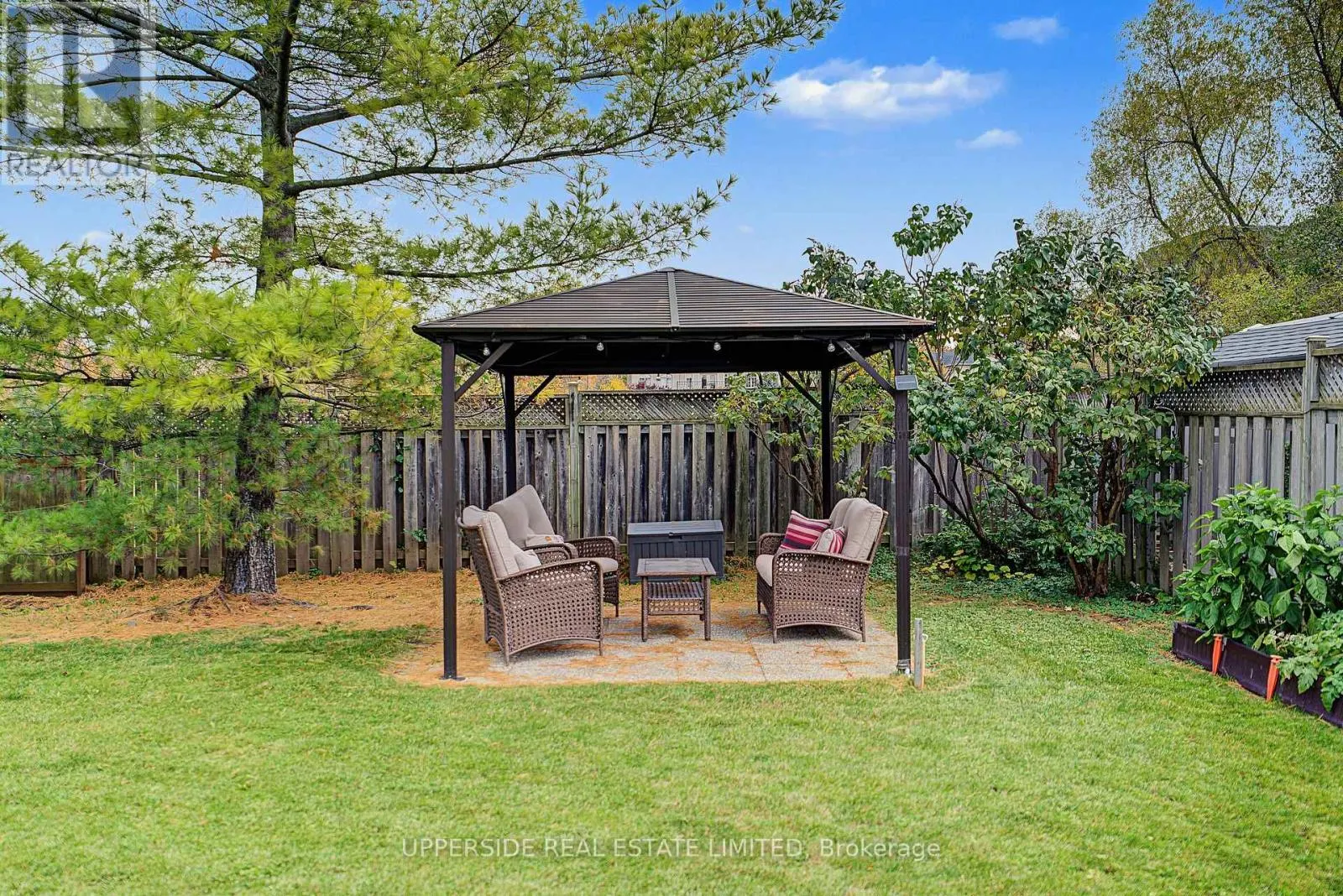 99 GLENFOREST DRIVE