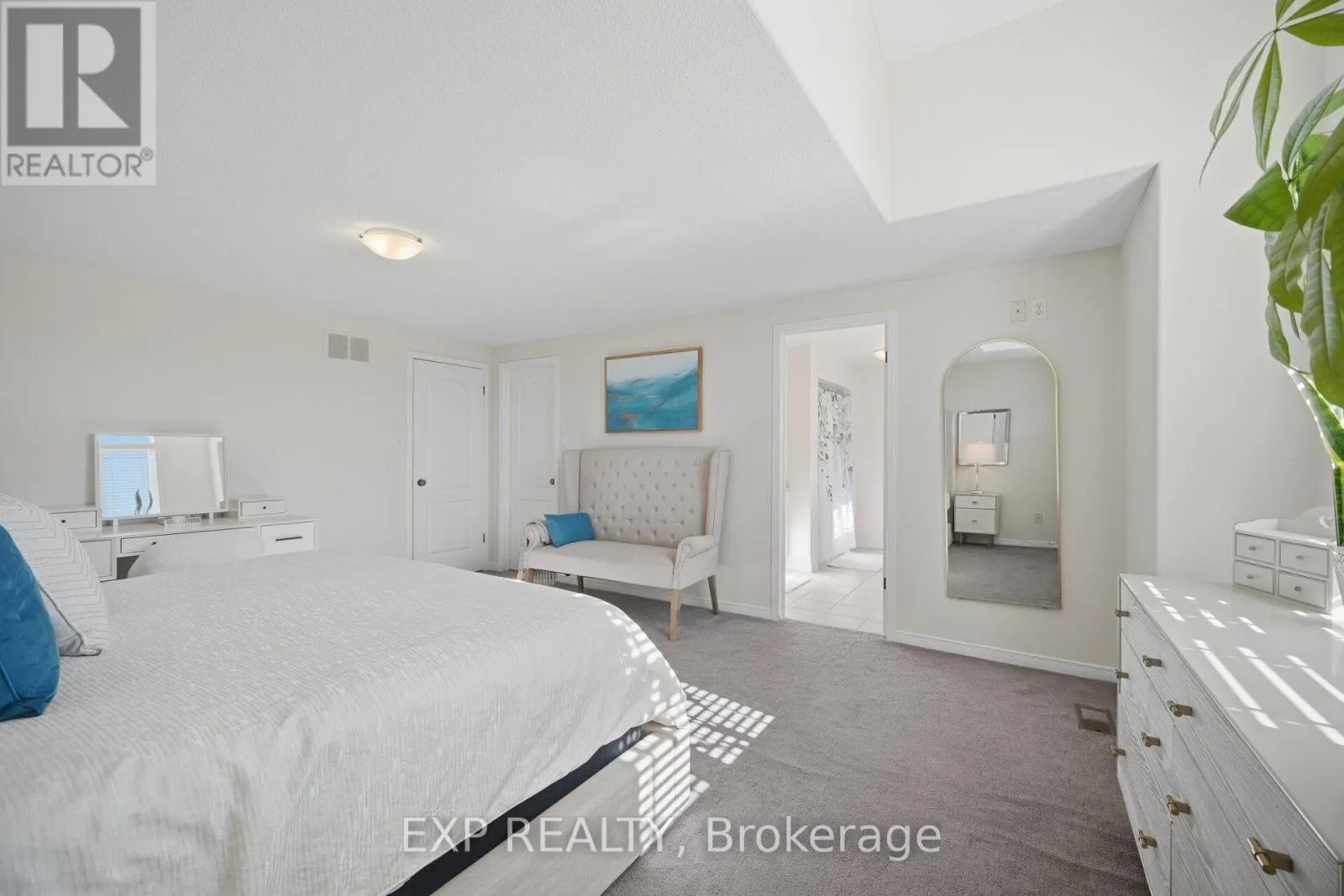 16 SHEPHARD AVENUE