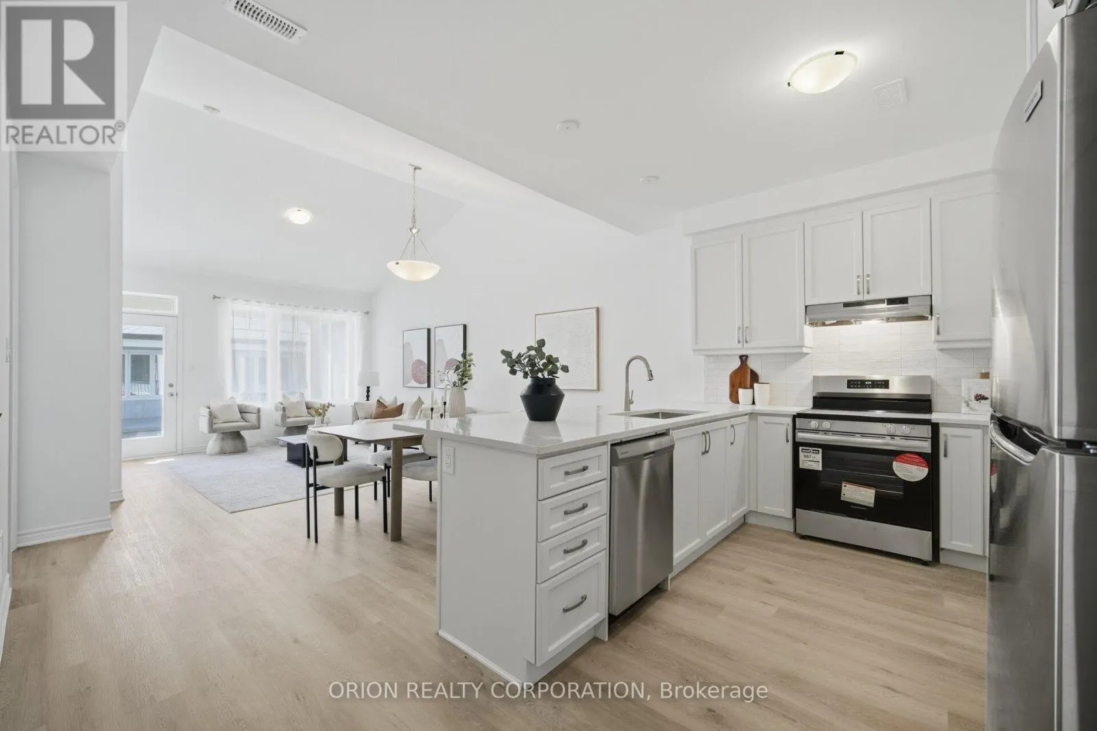 711 SARGEANT PLACE