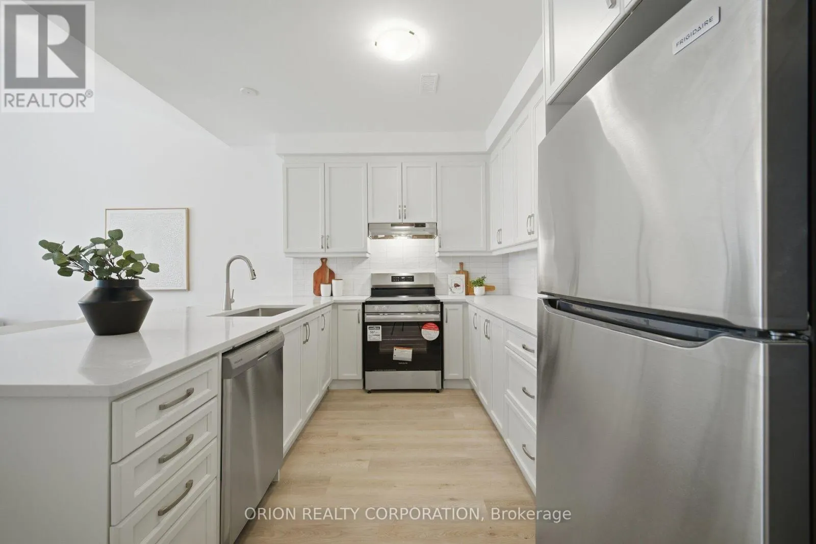 711 SARGEANT PLACE