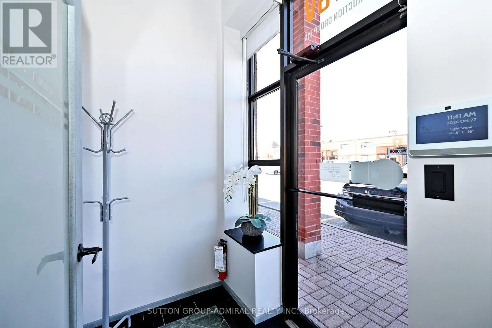 26 - 160 APPLEWOOD CRESCENT