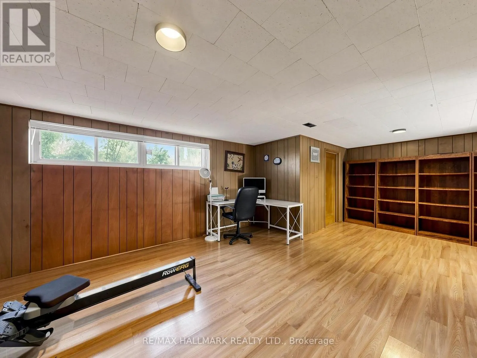 4 MULTIFLORA PLACE