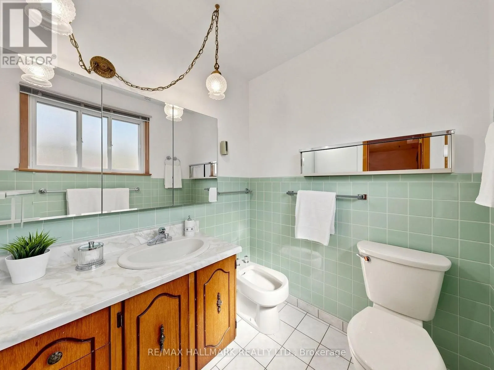 4 MULTIFLORA PLACE