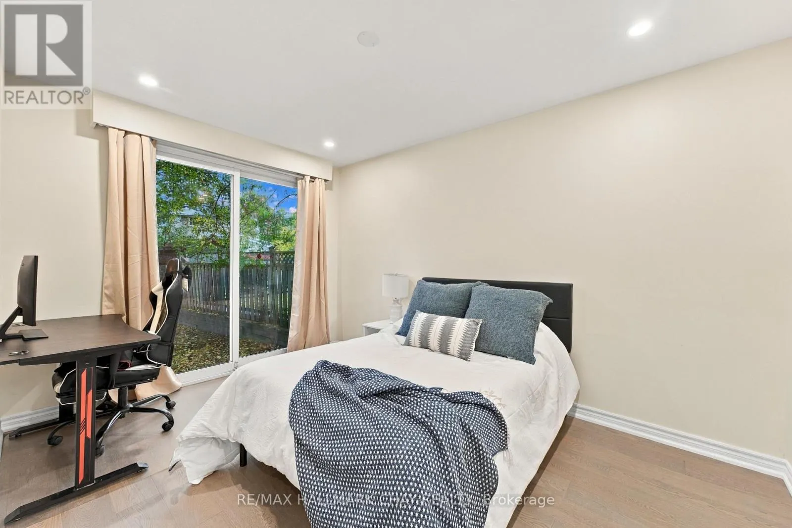 11 DAVIDSON ROAD