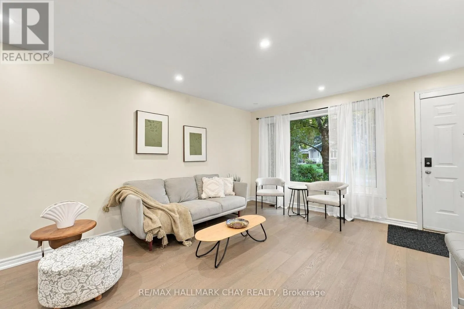 11 DAVIDSON ROAD