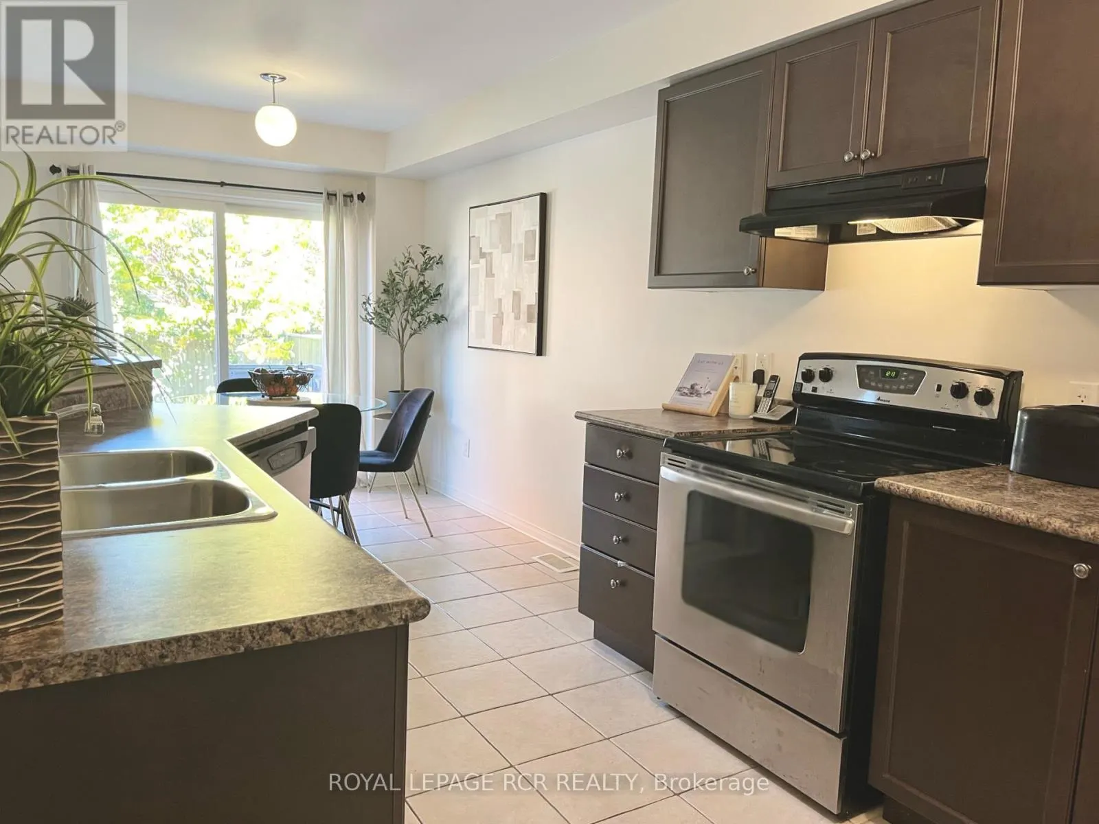 10 RUTHERFORD ROAD