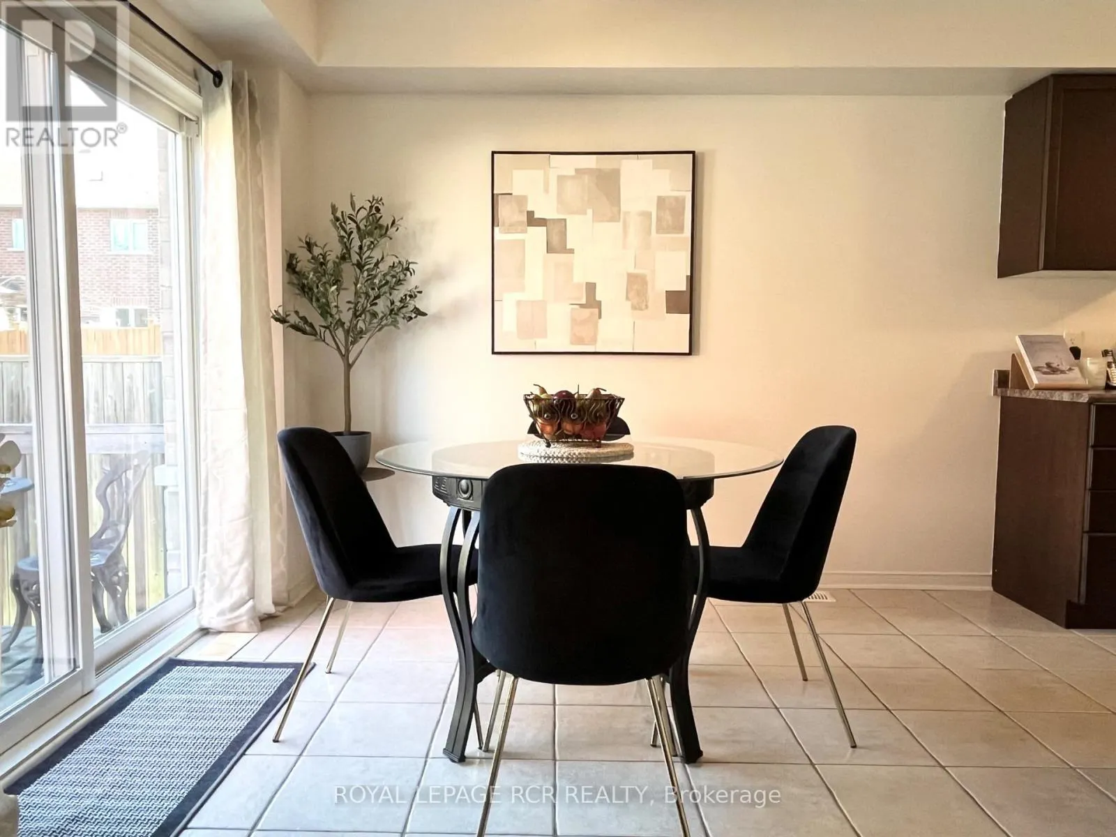 10 RUTHERFORD ROAD
