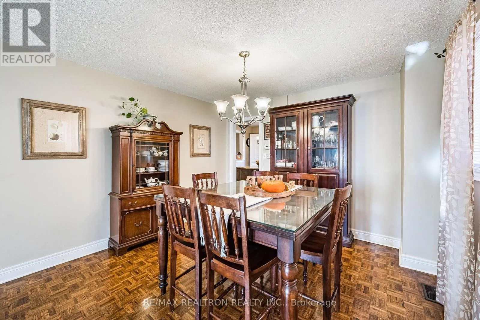 12 FIFEFIELD DRIVE