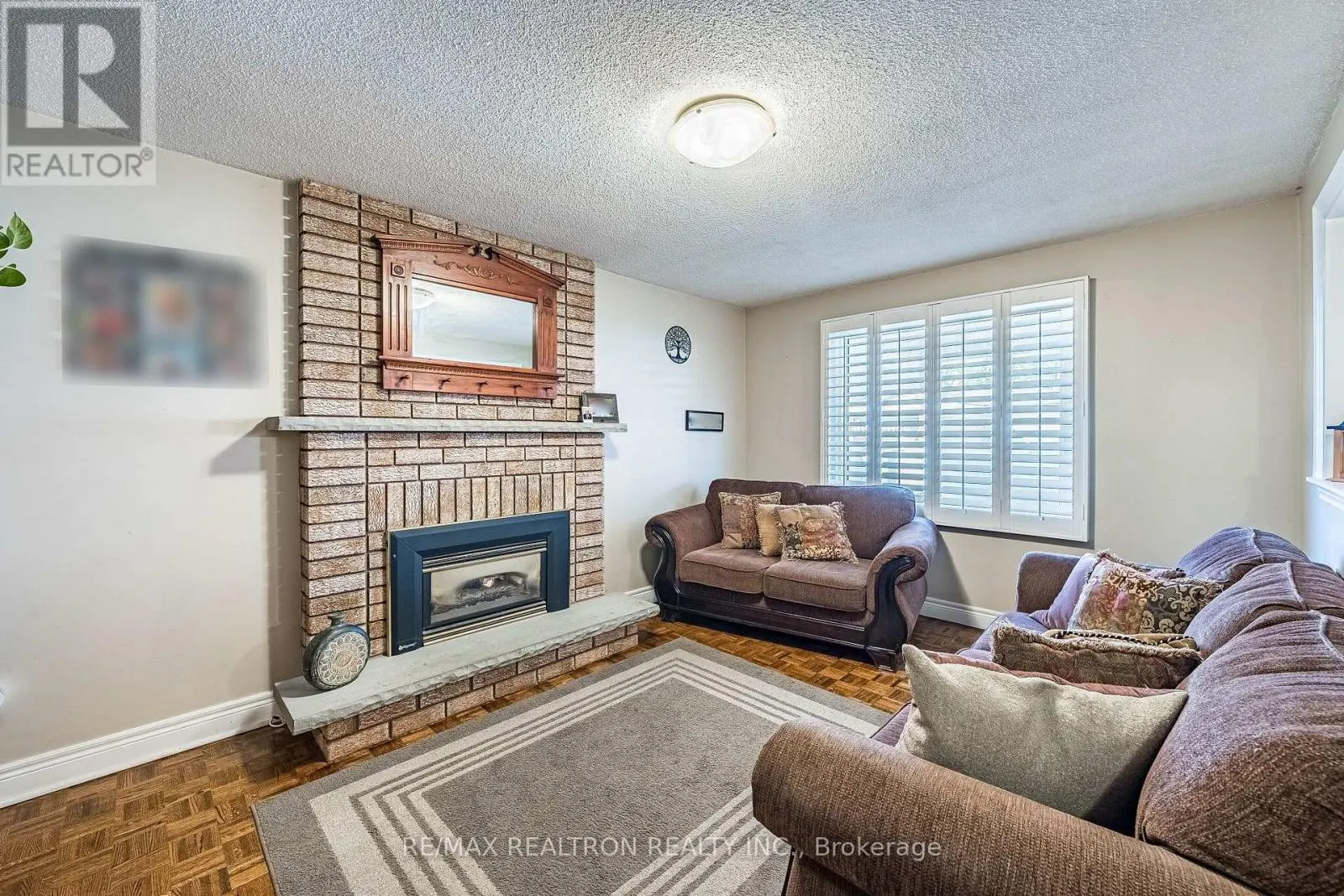 12 FIFEFIELD DRIVE