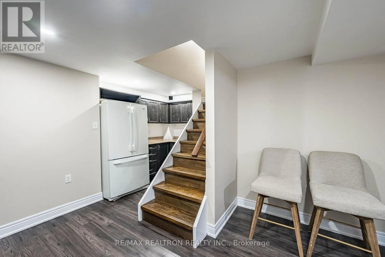 12 FIFEFIELD DRIVE