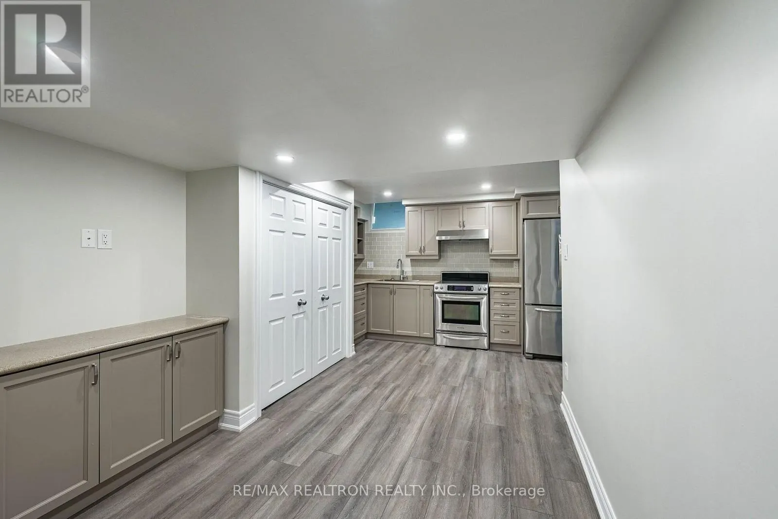 12 FIFEFIELD DRIVE