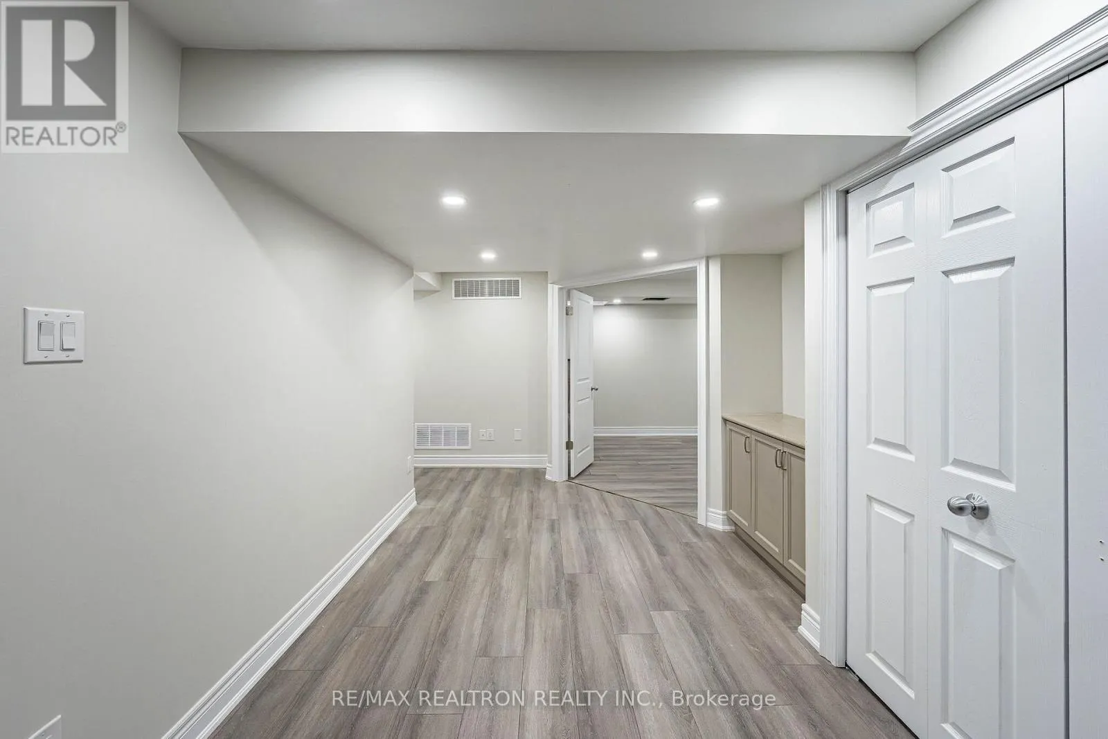 12 FIFEFIELD DRIVE