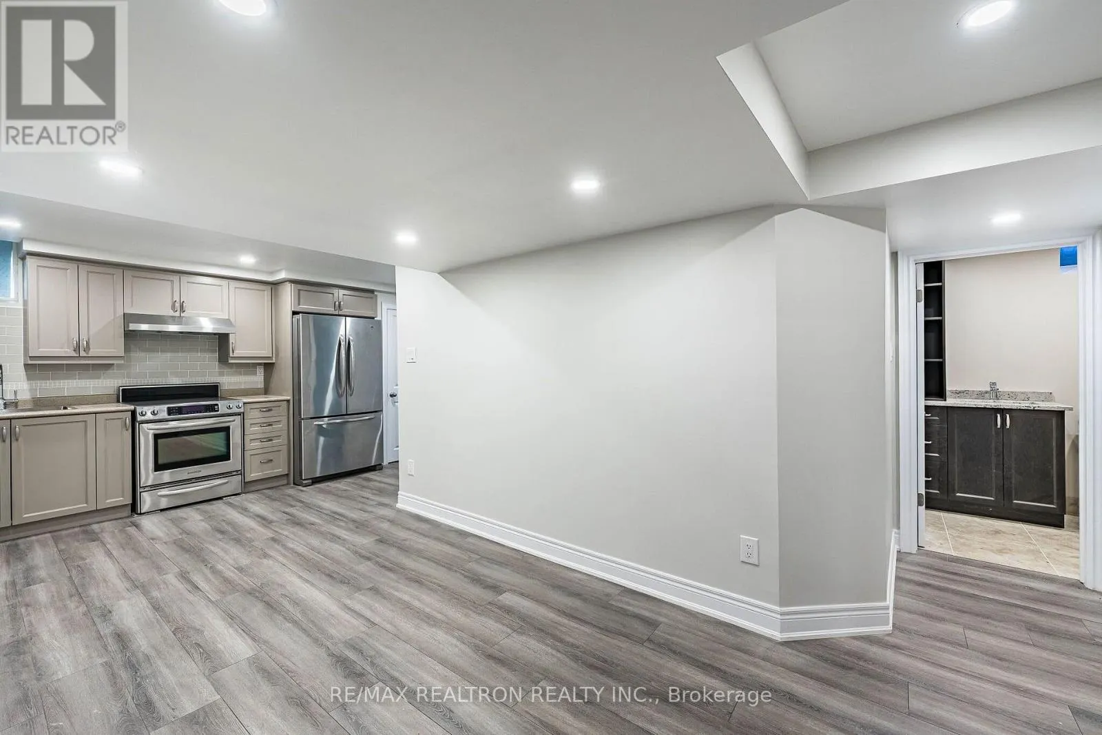 12 FIFEFIELD DRIVE