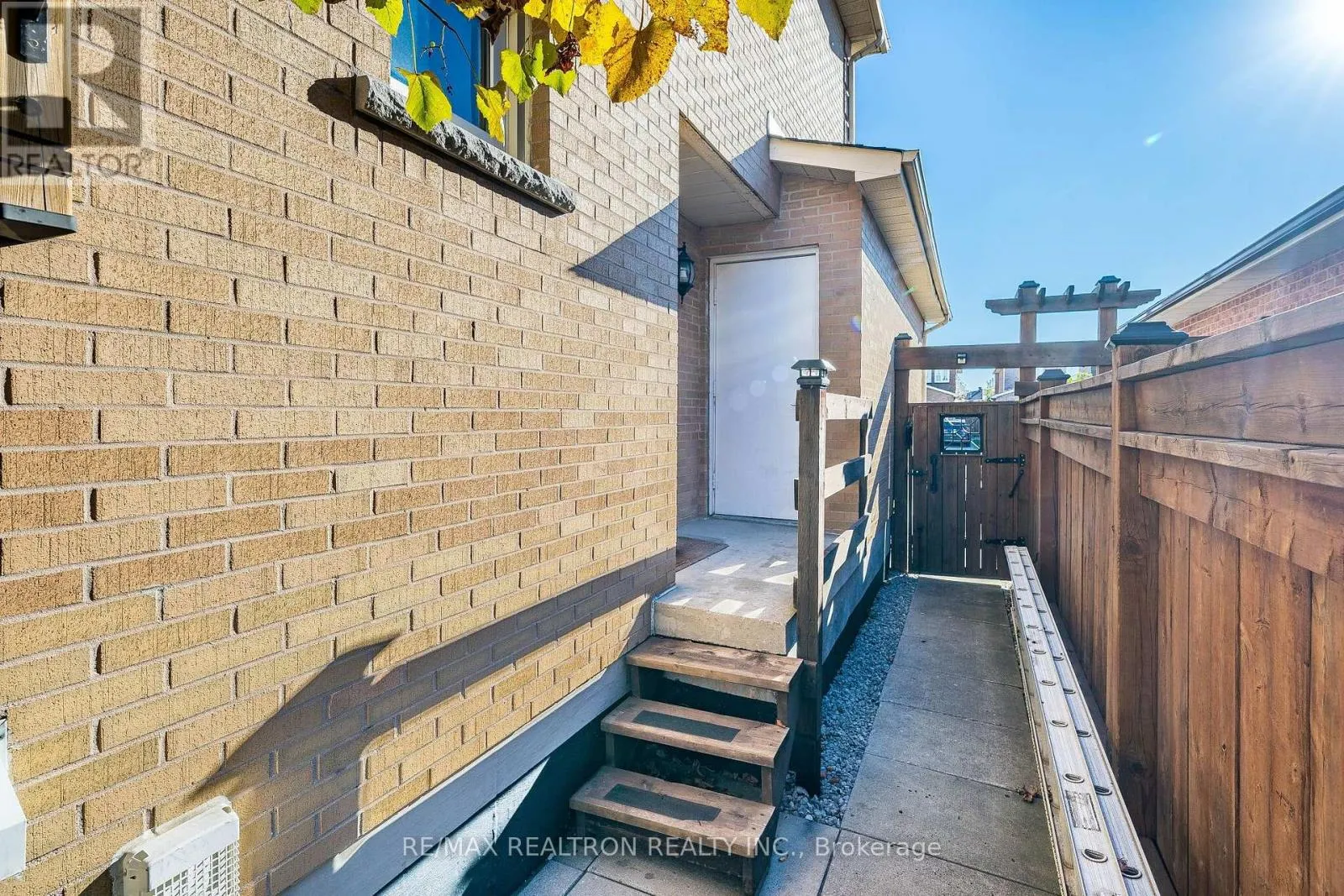 12 FIFEFIELD DRIVE