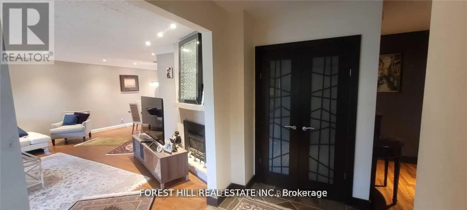 9 VISTAVIEW BOULEVARD