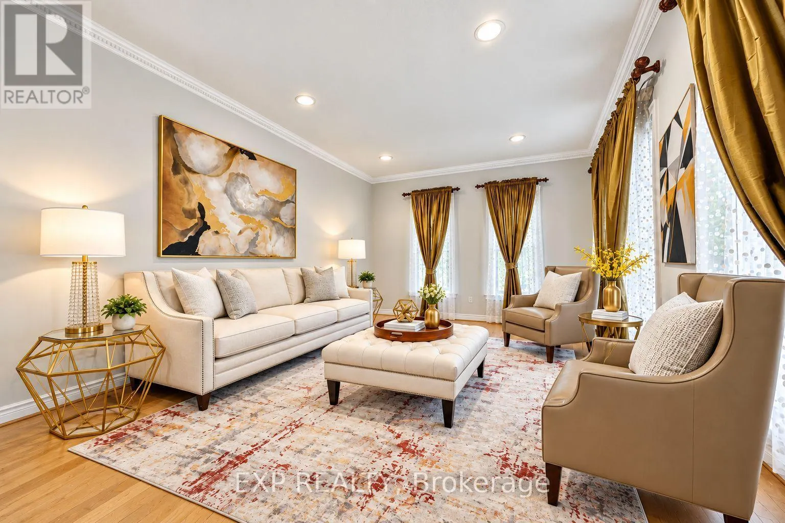 2 SHALLMAR GARDENS