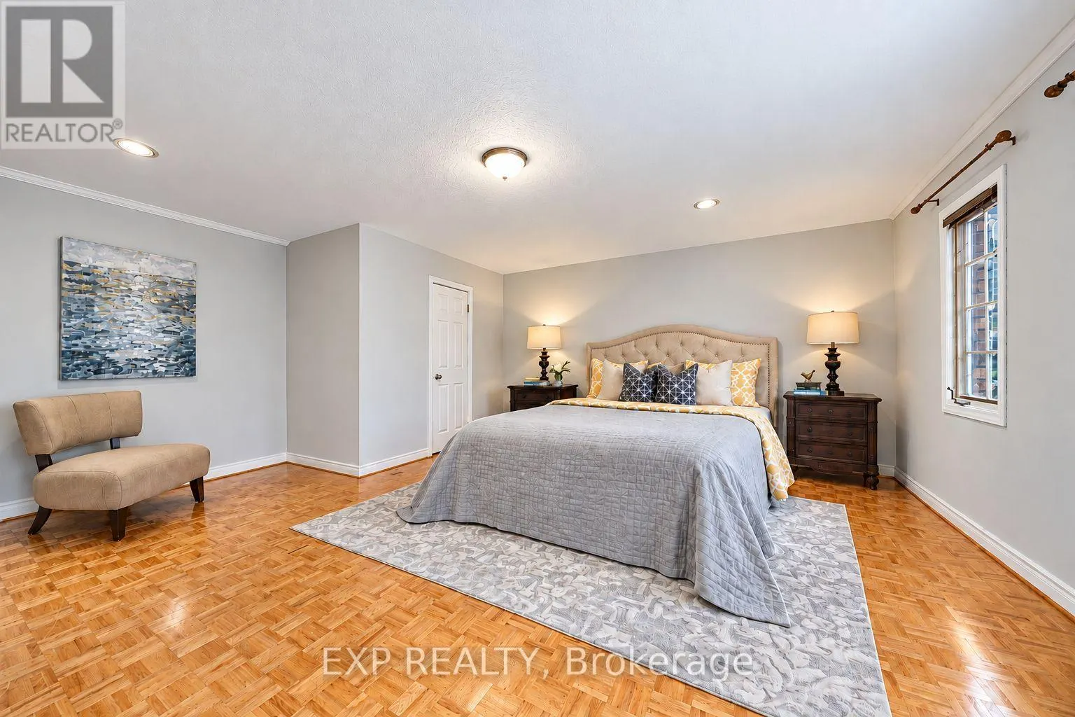 2 SHALLMAR GARDENS