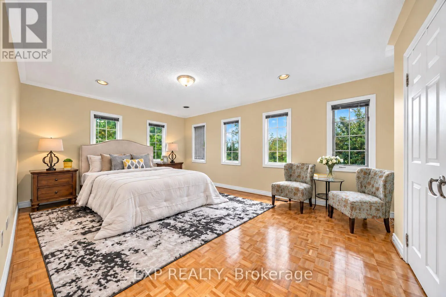 2 SHALLMAR GARDENS