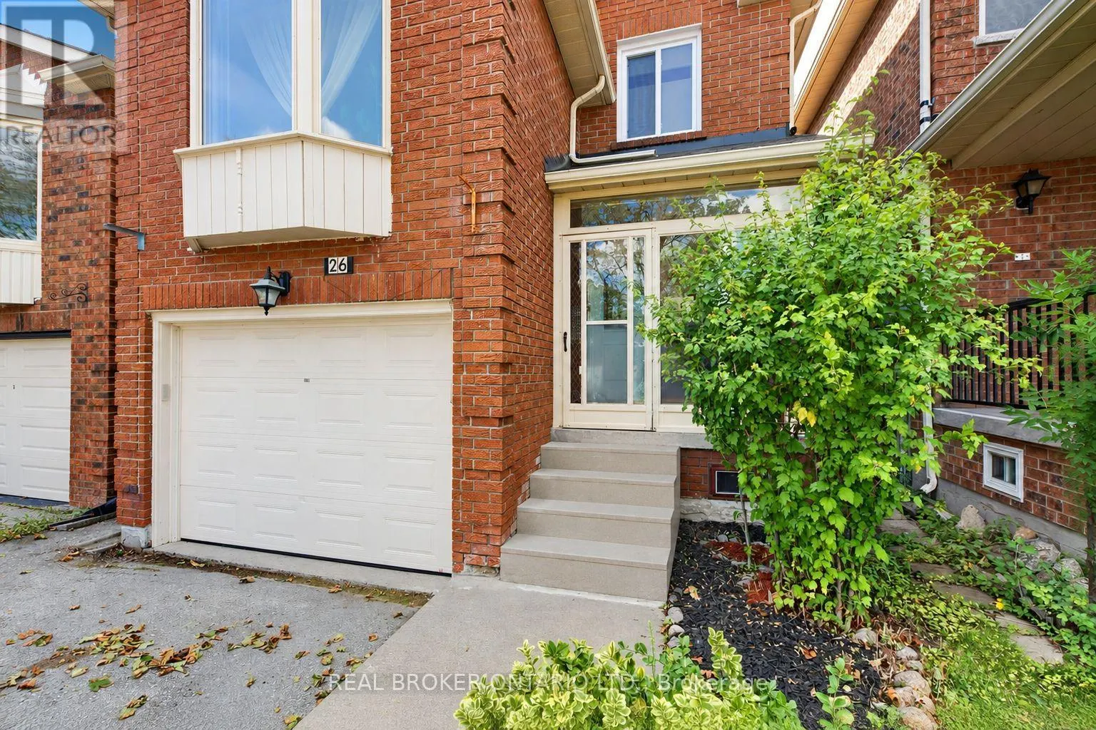 26 WHITE BOULEVARD