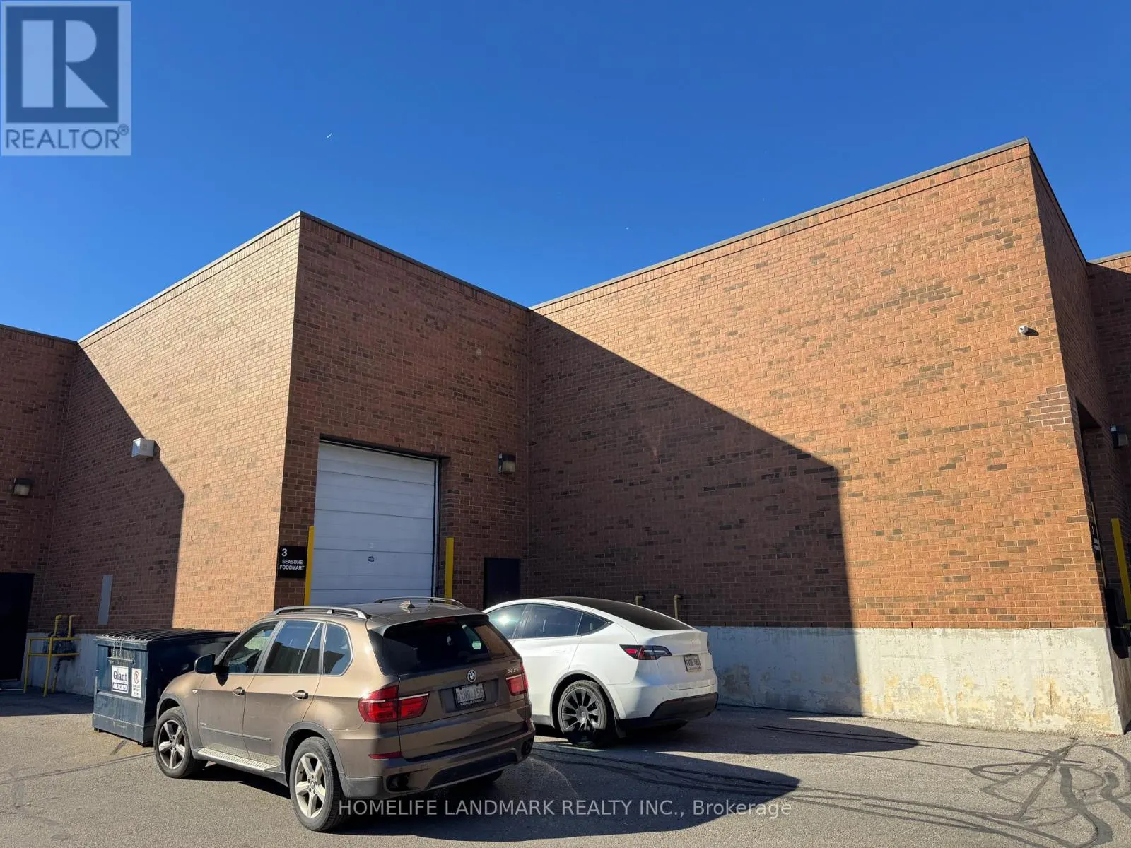 3 - 180 JARDIN DRIVE