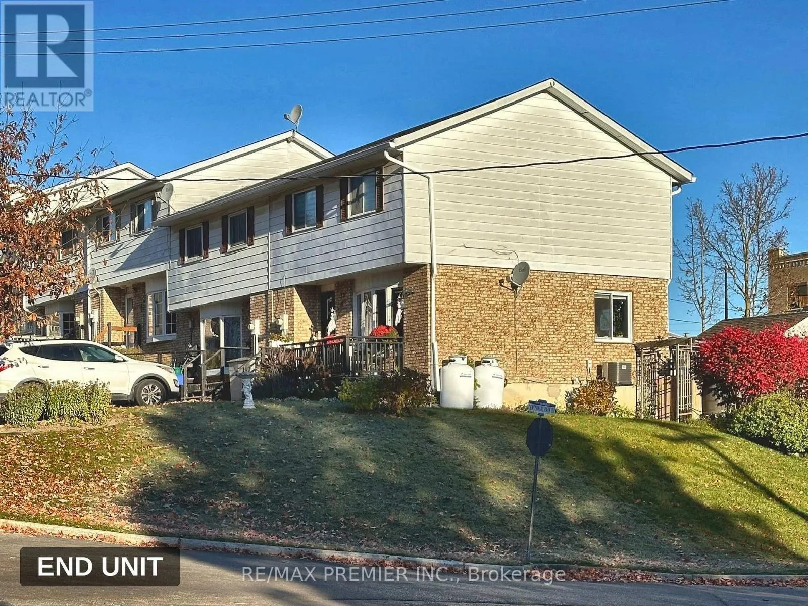 33 POPLAR STREET