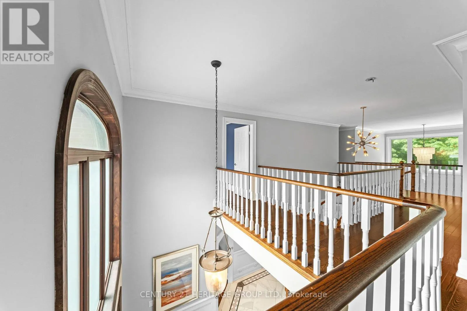 48 CARLYLE CRESCENT